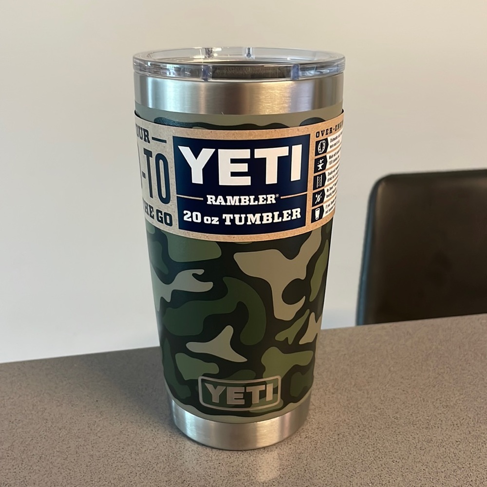 Yeti Camouflage 20 oz Rambler Tumbler